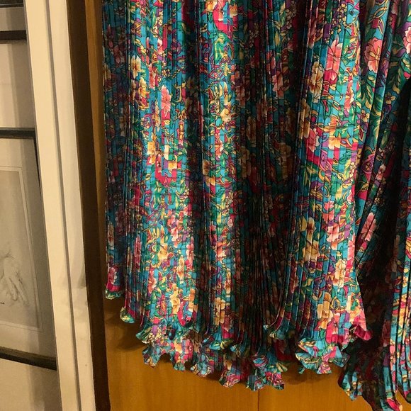 Multi-color 2-Piece Women's Suit - Picture 5 of 5